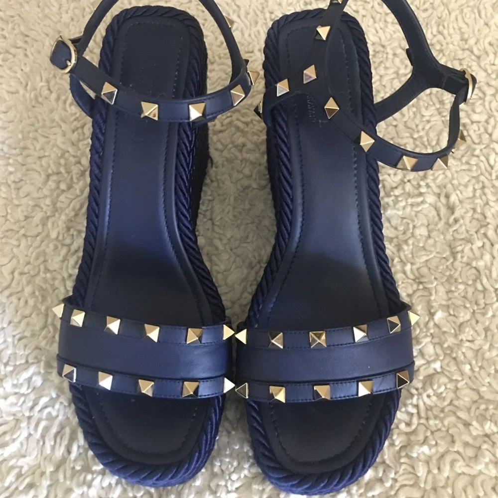 Valentino - Picture 2 of 16